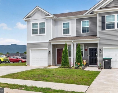 184 College Drive - Photo Thumbnail 1