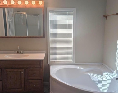 8167 Everona Road - Photo Thumbnail 12
