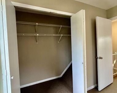 1003 Marsden Court - Photo Thumbnail 16
