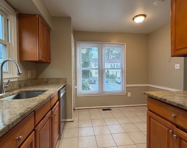 1003 Marsden Court - Photo Thumbnail 5