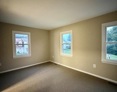 1003 Marsden Court - Photo Thumbnail 15