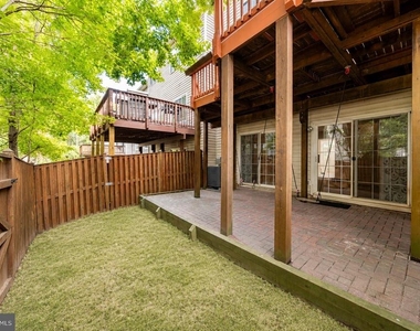 20750 Bridalveil Falls Terrace - Photo Thumbnail 31
