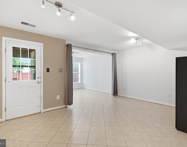 46670 Cavendish Square - Photo Thumbnail 29
