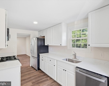 14314 Watery Mountain Court - Photo Thumbnail 12