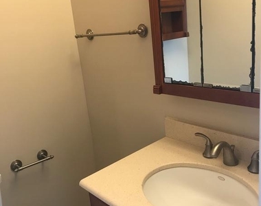 621 Center Street - Photo Thumbnail 11