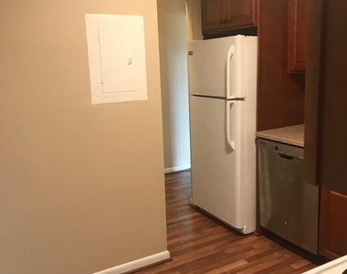621 Center Street - Photo Thumbnail 28