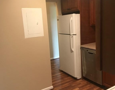 621 Center Street - Photo Thumbnail 29