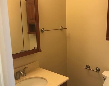 621 Center Street - Photo Thumbnail 14