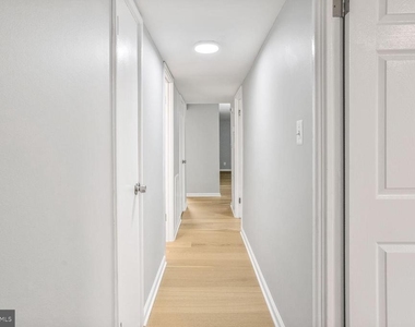 8001 Chanute Place - Photo Thumbnail 8