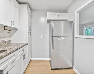 8001 Chanute Place - Photo Thumbnail 7
