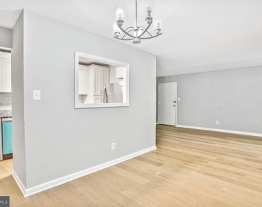 8001 Chanute Place - Photo Thumbnail 13
