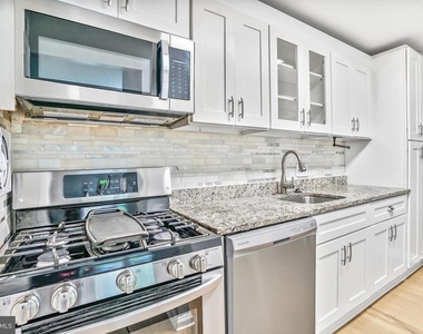 8001 Chanute Place - Photo Thumbnail 6