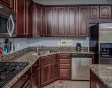 8070 Samuel Wallis Street - Photo Thumbnail 12