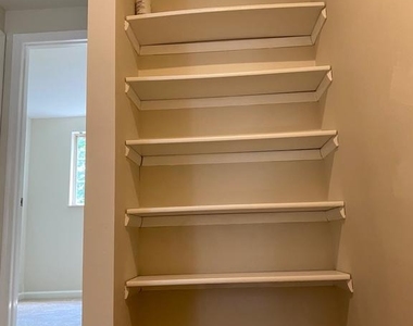 8122 Parkdale Court - Photo Thumbnail 16