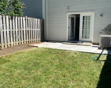 8122 Parkdale Court - Photo Thumbnail 22