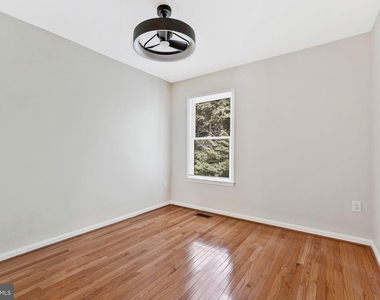 7204 Olde Lantern Way - Photo Thumbnail 24