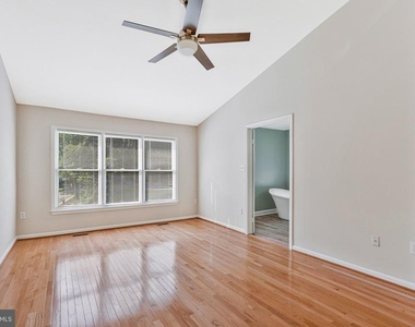 7204 Olde Lantern Way - Photo Thumbnail 14