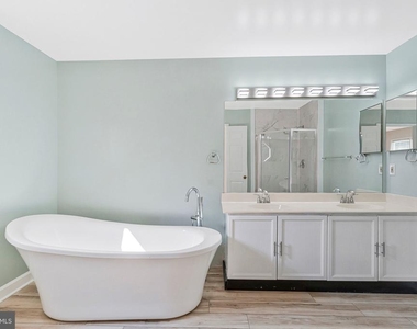 7204 Olde Lantern Way - Photo Thumbnail 17