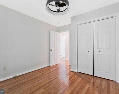 7204 Olde Lantern Way - Photo Thumbnail 23