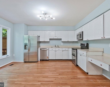 7204 Olde Lantern Way - Photo Thumbnail 12
