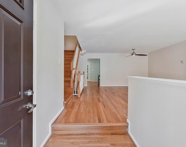 7204 Olde Lantern Way - Photo Thumbnail 1
