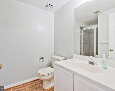 7204 Olde Lantern Way - Photo Thumbnail 27