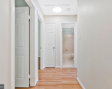 7204 Olde Lantern Way - Photo Thumbnail 13