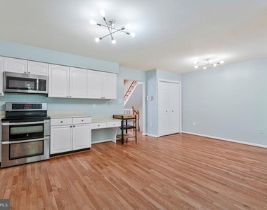 7204 Olde Lantern Way - Photo Thumbnail 9