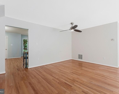 7204 Olde Lantern Way - Photo Thumbnail 7