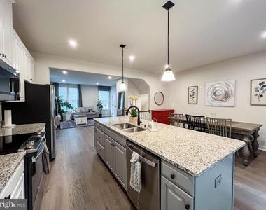 4480 Commons Drive - Photo Thumbnail 6