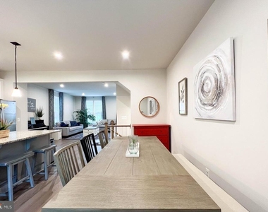 4480 Commons Drive - Photo Thumbnail 9