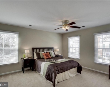 5511 Village Center Drive - Photo Thumbnail 5