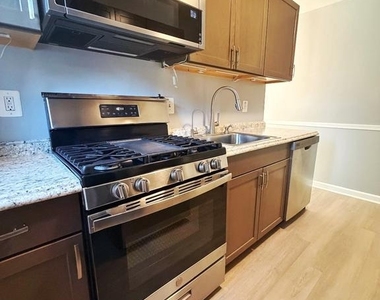113 S Gordon Street - Photo Thumbnail 7