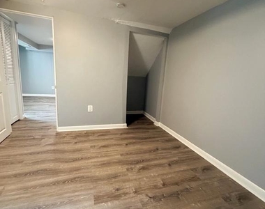 113 S Gordon Street - Photo Thumbnail 11