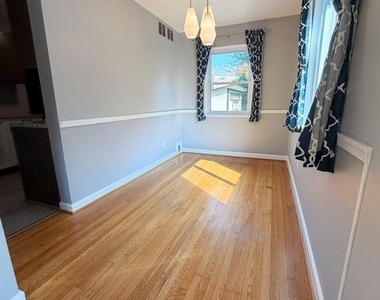 113 S Gordon Street - Photo Thumbnail 5