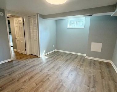 113 S Gordon Street - Photo Thumbnail 9