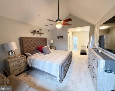 162 Barrett Place - Photo Thumbnail 12