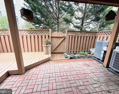 162 Barrett Place - Photo Thumbnail 15