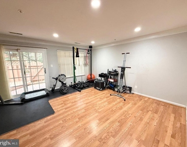 162 Barrett Place - Photo Thumbnail 2