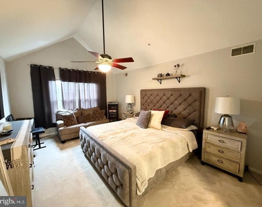 162 Barrett Place - Photo Thumbnail 11