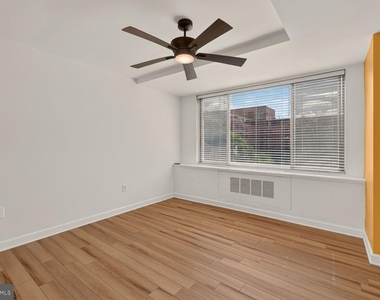 1121 Arlington Boulevard - Photo Thumbnail 8