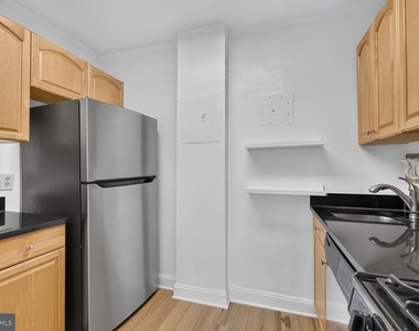 1121 Arlington Boulevard - Photo Thumbnail 4