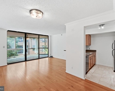 1024 N Utah Street N - Photo Thumbnail 2