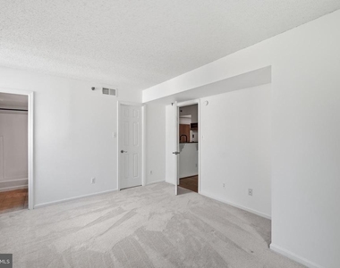 1024 N Utah Street N - Photo Thumbnail 9