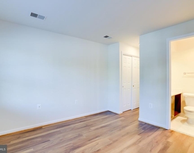 1871 N Adams Street - Photo Thumbnail 4