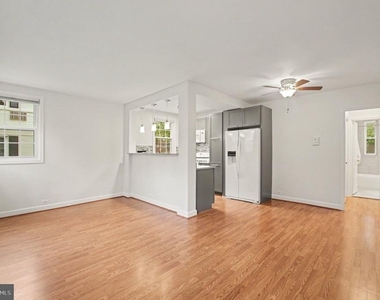 4318 N Pershing Drive - Photo Thumbnail 3