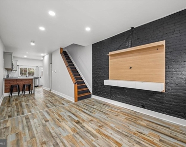 1812 E Albert Street - Photo Thumbnail 1