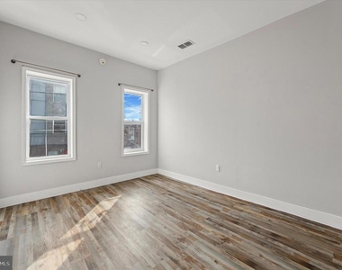 1812 E Albert Street - Photo Thumbnail 14