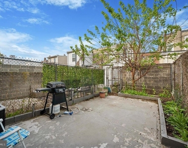 1812 E Albert Street - Photo Thumbnail 7