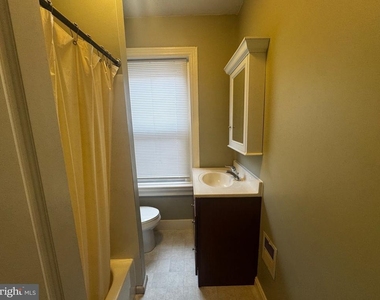 2140 N Van Pelt - Photo Thumbnail 4